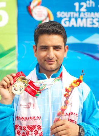 Chain Singh displays gold medals