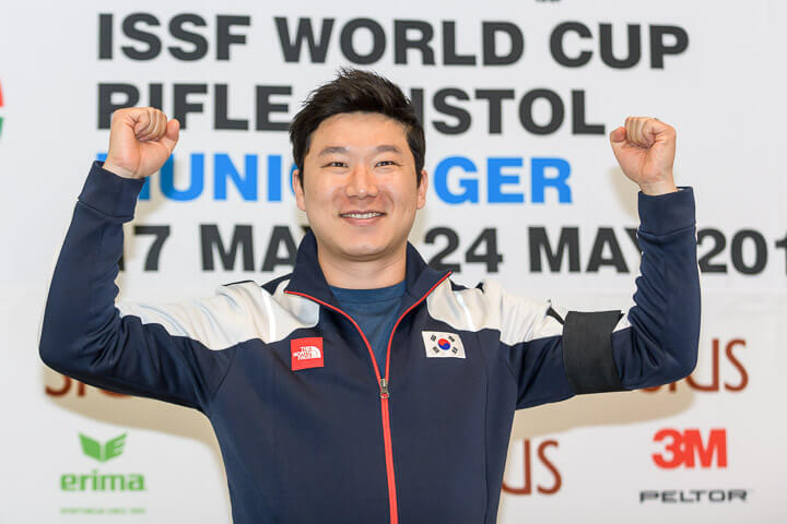 Korea's Jin Jongoh celebrates after winning gold  at the ISSF World Cup in Munich. Photo: ISSF  